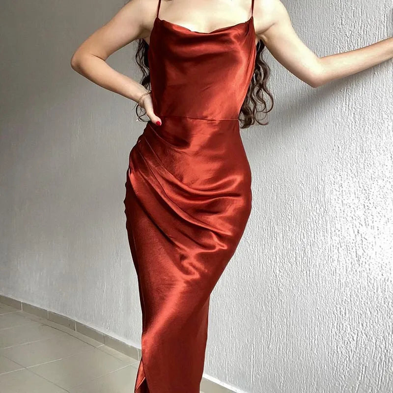 VEIGGARA | Robe en satin pour femme - Sexy et sophistiquée.