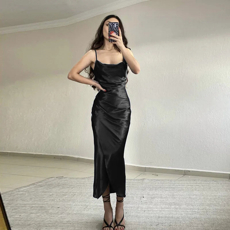 VEIGGARA | Robe en satin pour femme - Sexy et sophistiquée.