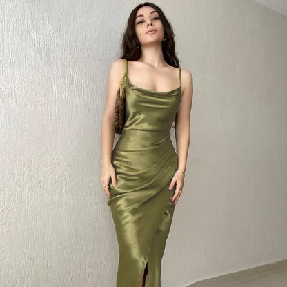 VEIGGARA | Robe en satin pour femme - Sexy et sophistiquée.